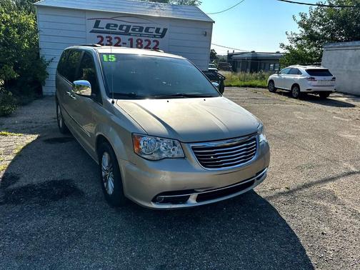 2015 Chrysler Town & Country Touring-L