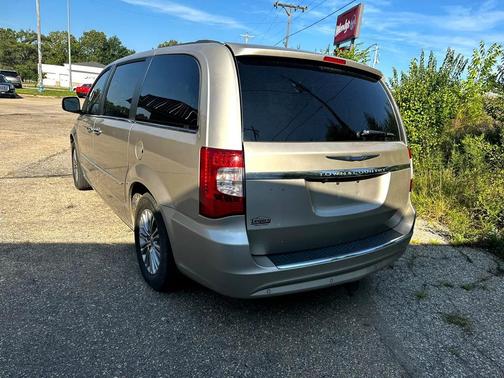 2015 Chrysler Town & Country Touring-L