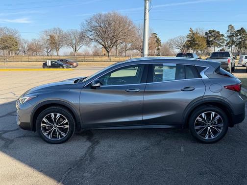 2019 INFINITI QX30 LUXE AWD