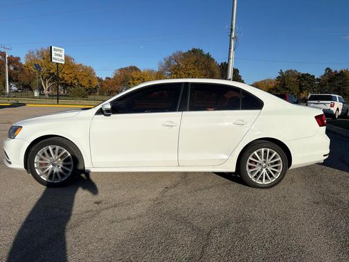 2015 Volkswagen Jetta Auto SE w/Connectivity/Navigation