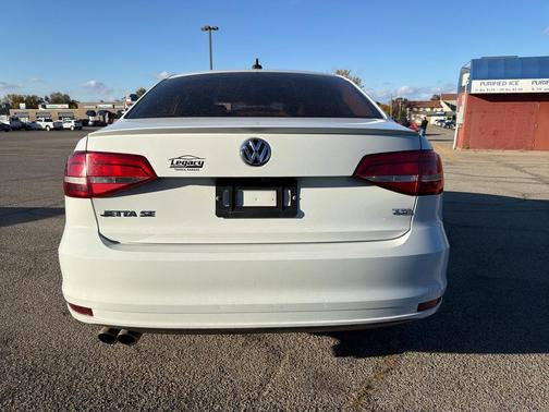 2015 Volkswagen Jetta Auto SE w/Connectivity/Navigation