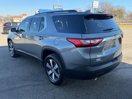 2021 Chevrolet Traverse LT Leather