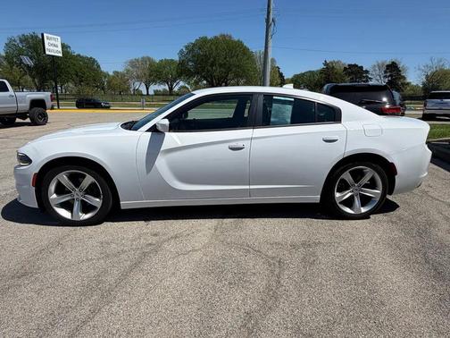 WHITE 2018 Dodge Charger SXT Plus