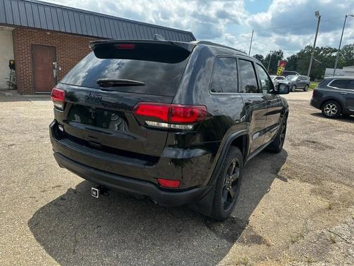 BLACK 2018 Jeep Grand Cherokee Upland