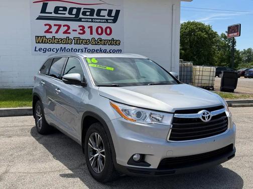 SILVER 2016 Toyota Highlander XLE