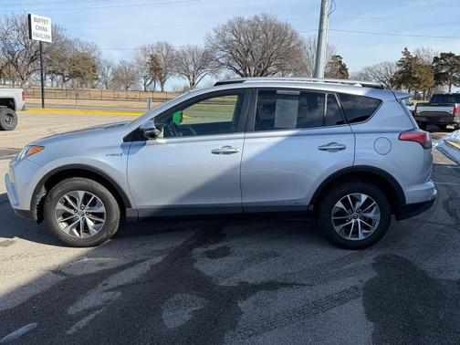2016 Toyota RAV4 Hybrid XLE