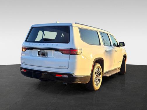 2023 Jeep Wagoneer L Series II 4x4