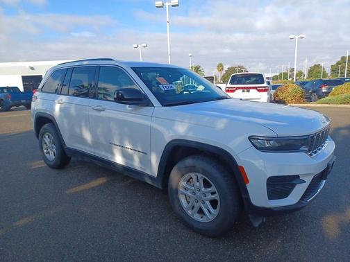 2023 Jeep Grand Cherokee Laredo