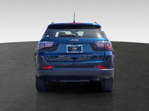 Fathom Blue Pearl Coat 2026 Jeep Compass Latitude