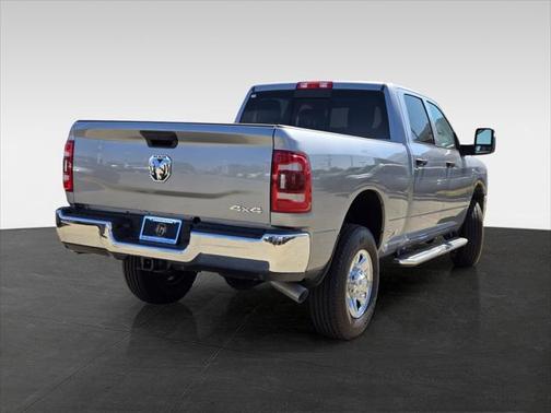 2024 RAM 2500 Tradesman Crew Cab 4x4 6'4' Box