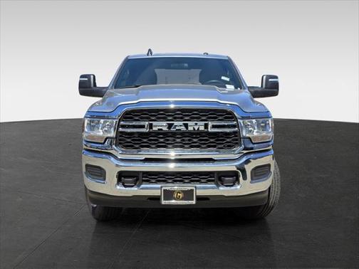 2024 RAM 2500 Tradesman Crew Cab 4x4 6'4' Box