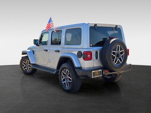 2024 Jeep Wrangler 4-Door Sahara 4x4