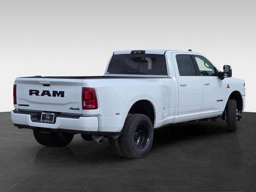 2026 RAM 3500 Laramie Crew Cab 4x4 8' Box