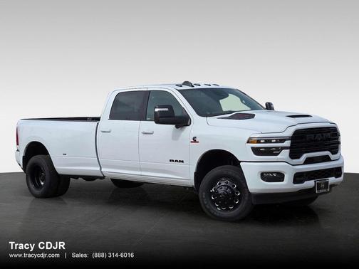 2026 RAM 3500 Laramie Crew Cab 4x4 8' Box