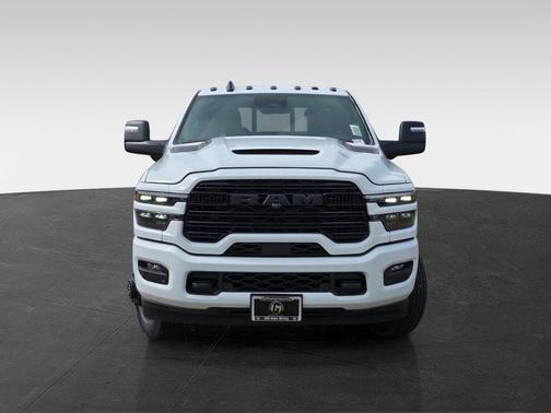 2026 RAM 3500 Laramie Crew Cab 4x4 8' Box