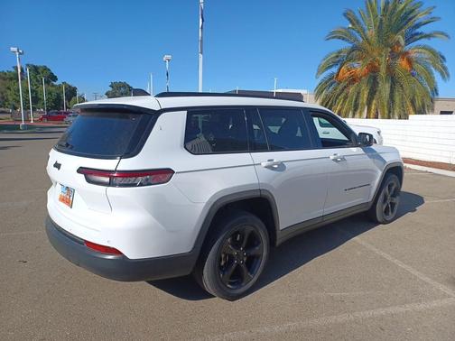 2023 Jeep Grand Cherokee L Altitude