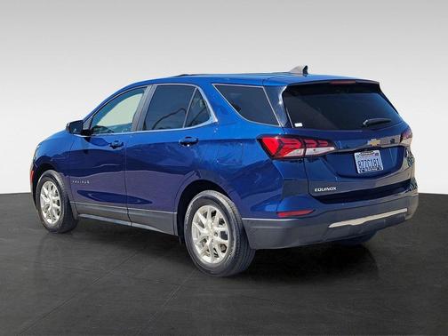 Blue Glow Metallic 2022 Chevrolet Equinox 1LT