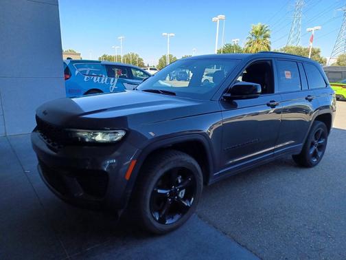 2023 Jeep Grand Cherokee Altitude