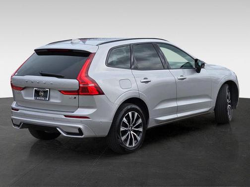 2025 Volvo XC60 B5 Plus