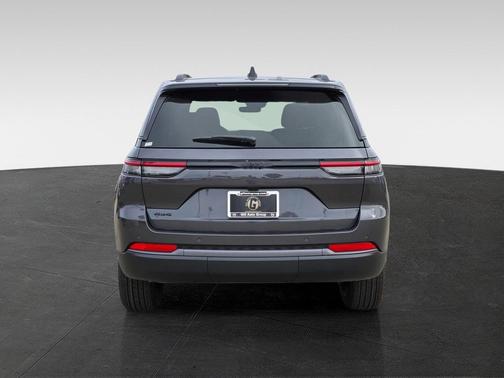 2026 Jeep Grand Cherokee Altitude