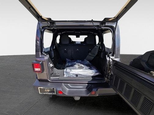 Granite Crystal Metallic Clearcoat 2026 Jeep Wrangler Willys