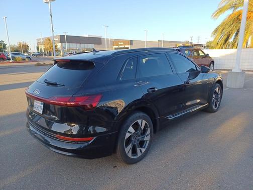 2021 Audi e-tron Premium