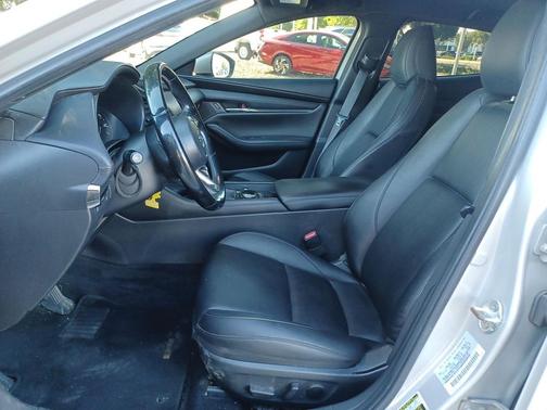 2022 Mazda Mazda3 FWD w/Preferred Package