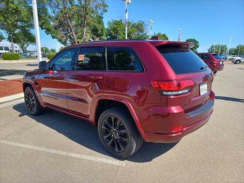2022 Jeep Grand Cherokee Laredo