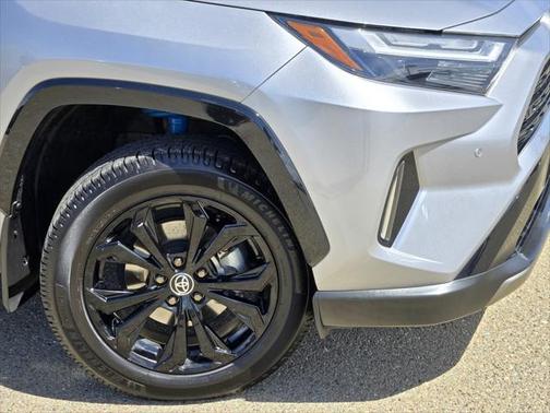 2022 Toyota RAV4 Hybrid SE