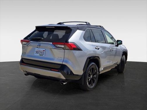 2022 Toyota RAV4 Hybrid SE