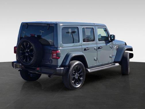 2025 Jeep Wrangler 4xe Sahara