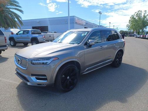 Pebble Grey Metallic 2020 Volvo XC90 T6 Inscription