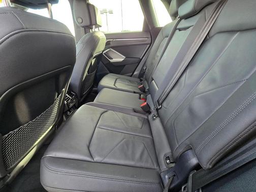 2024 Audi Q3 Premium 45 TFSI S line quattro Tiptronic