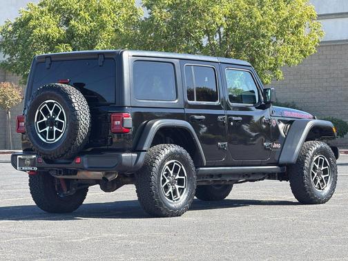 Black Clearcoat 2025 Jeep Wrangler Rubicon