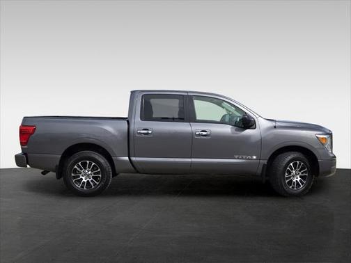2021 Nissan Titan SV