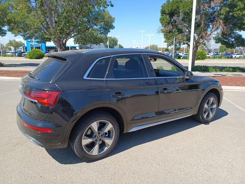 2023 Audi Q5 40 Premium