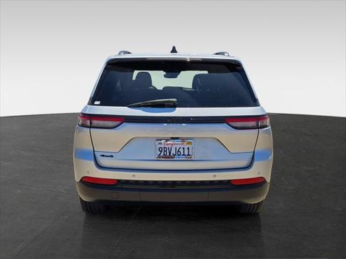 2022 Jeep Grand Cherokee Altitude