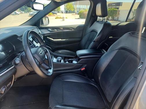 2022 Jeep Grand Cherokee Altitude