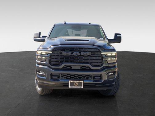 2026 RAM 3500 Laramie Crew Cab 4x4 8' Box