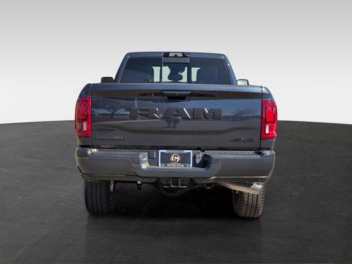 2026 RAM 3500 Laramie Crew Cab 4x4 8' Box