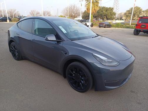 2023 Tesla Model Y Long Range Dual Motor All-Wheel Drive