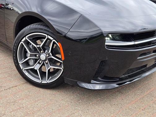 Diamond Black Crystal Pearlcoat 2026 Dodge Charger R/T