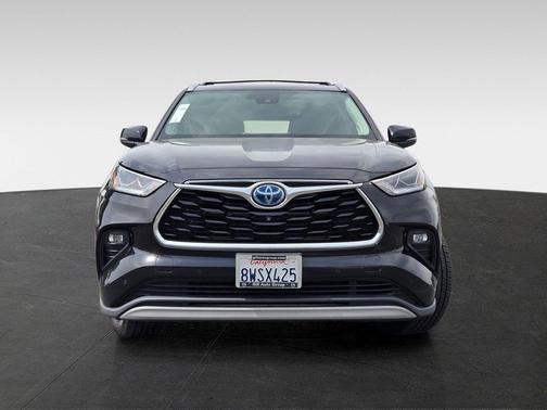 Midnight Black Metallic 2021 Toyota Highlander Hybrid Platinum
