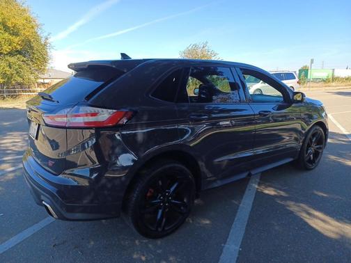 2021 Ford Edge ST