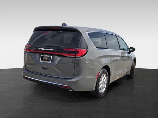 2025 Chrysler Pacifica L