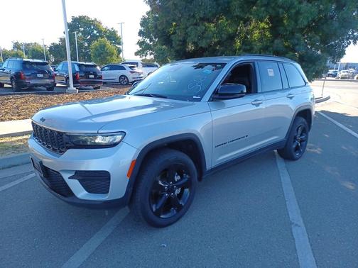 2023 Jeep Grand Cherokee Altitude