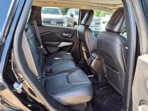 2017 Jeep Cherokee OVERLAND