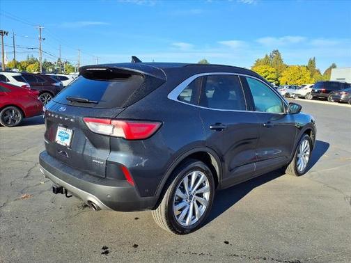 2022 Ford Escape TITANIUM