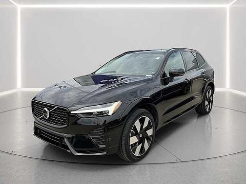 Onyx Black 2024 Volvo XC60 Ultimate Dark Theme
