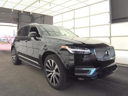 2024 Volvo XC90 Plus Bright Theme